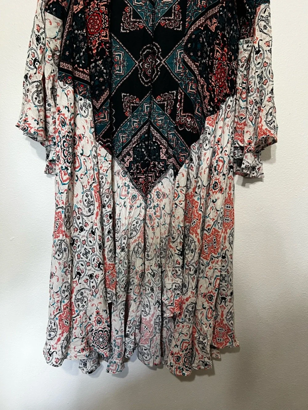 Torrid Chiffon High-Low Kimono in a Boho Medallion Pattern Size 3x - Picture 5 of 9